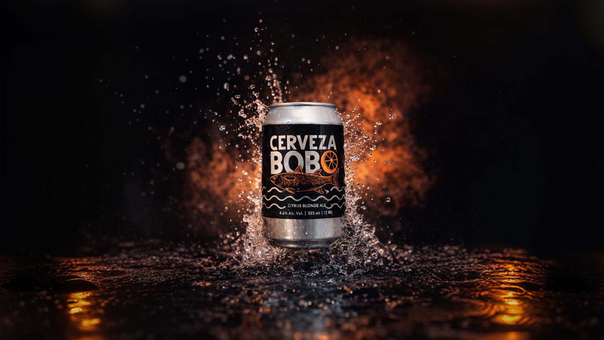Cerveza Bobo Can with water splash